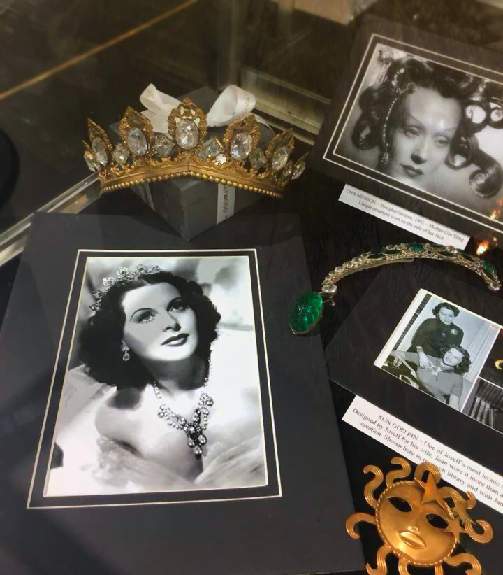 Jewelry worn by the stars